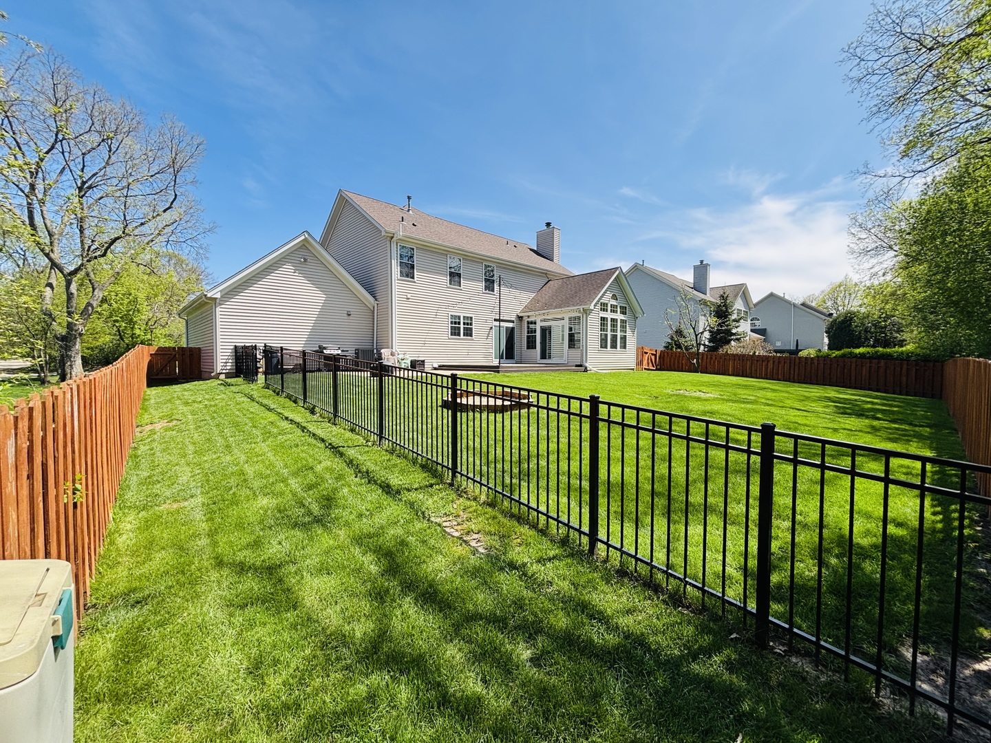 802 Autumn Hill, West Dundee, IL 60118