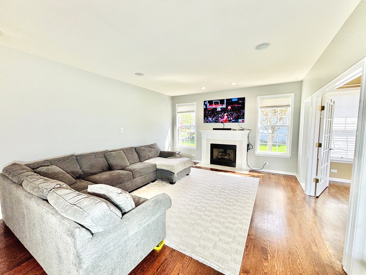 802 Autumn Hill, West Dundee, IL 60118