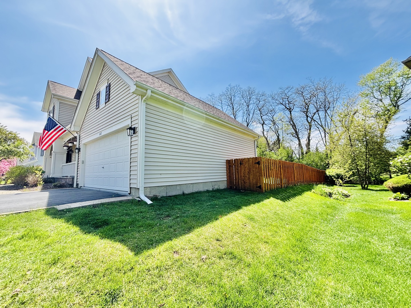 802 Autumn Hill, West Dundee, IL 60118