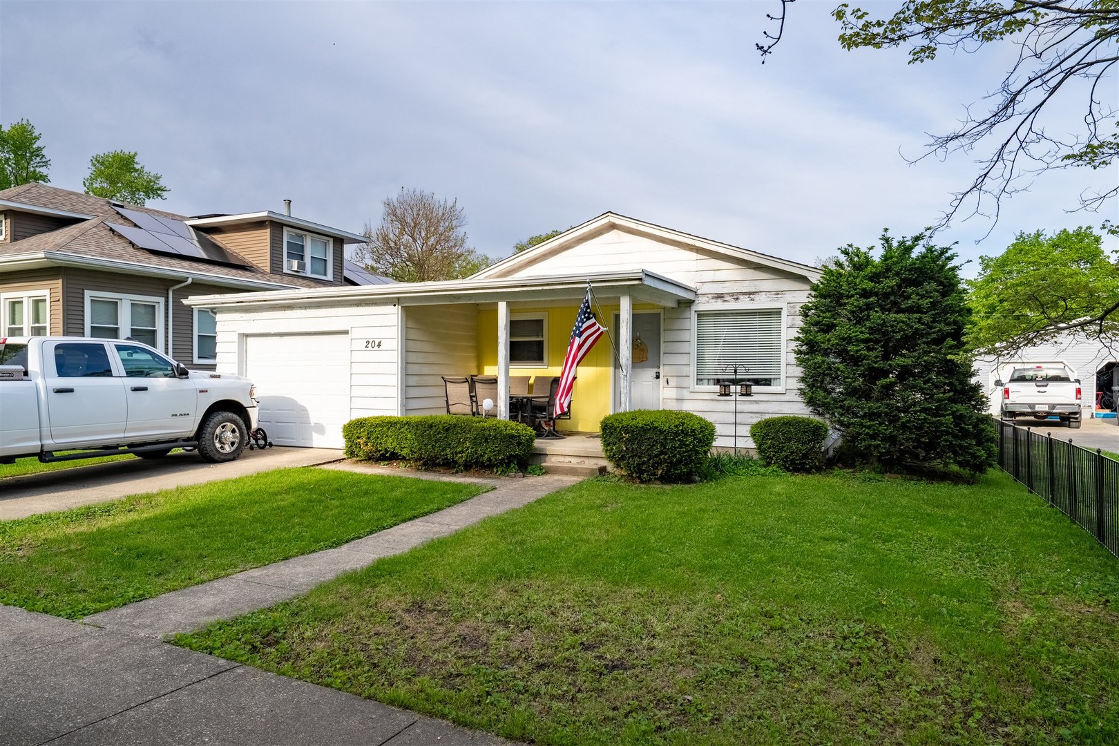 204 N Jackson Street, Flanagan, IL 61740