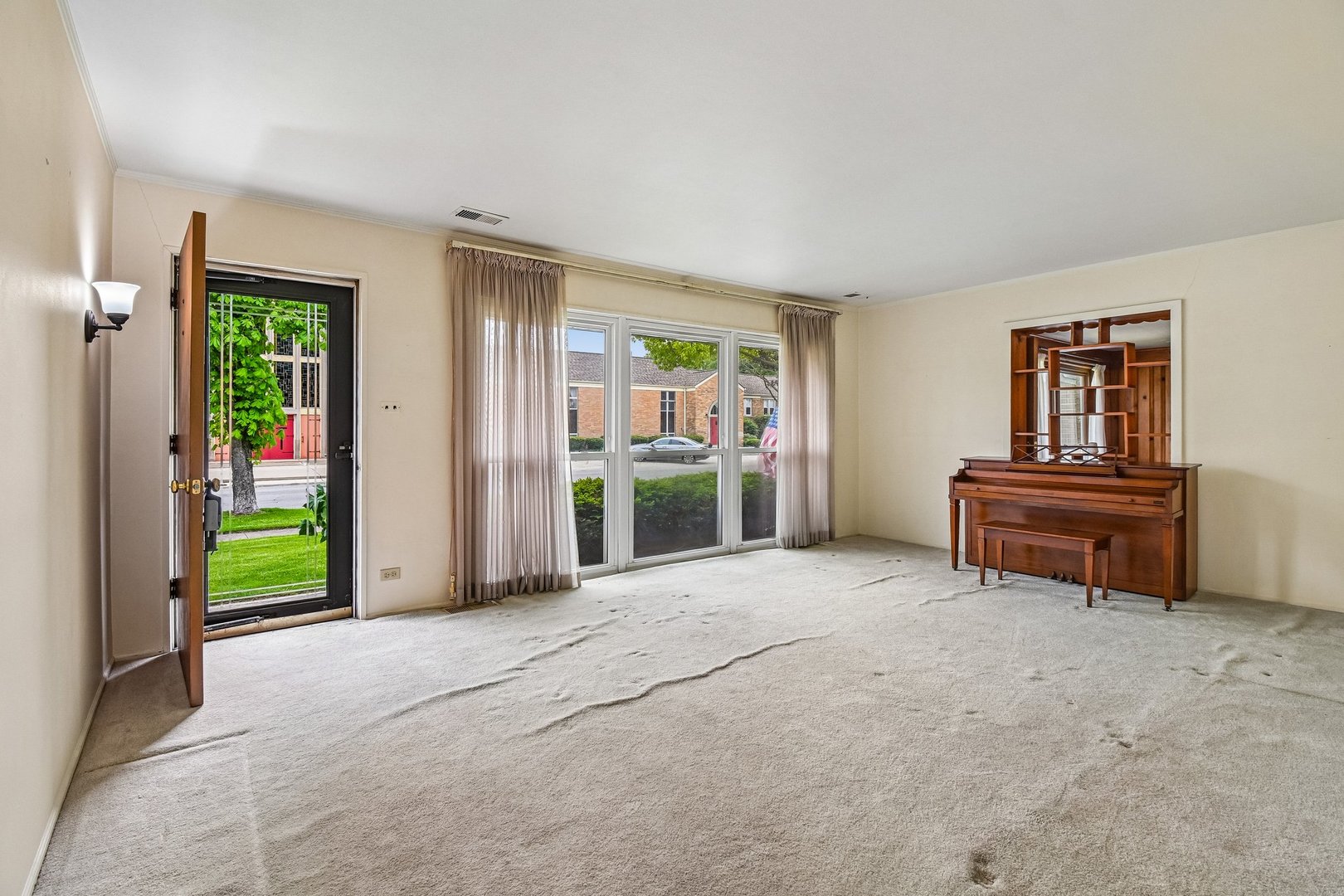 1024 Bristol Avenue, Westchester, IL 60154