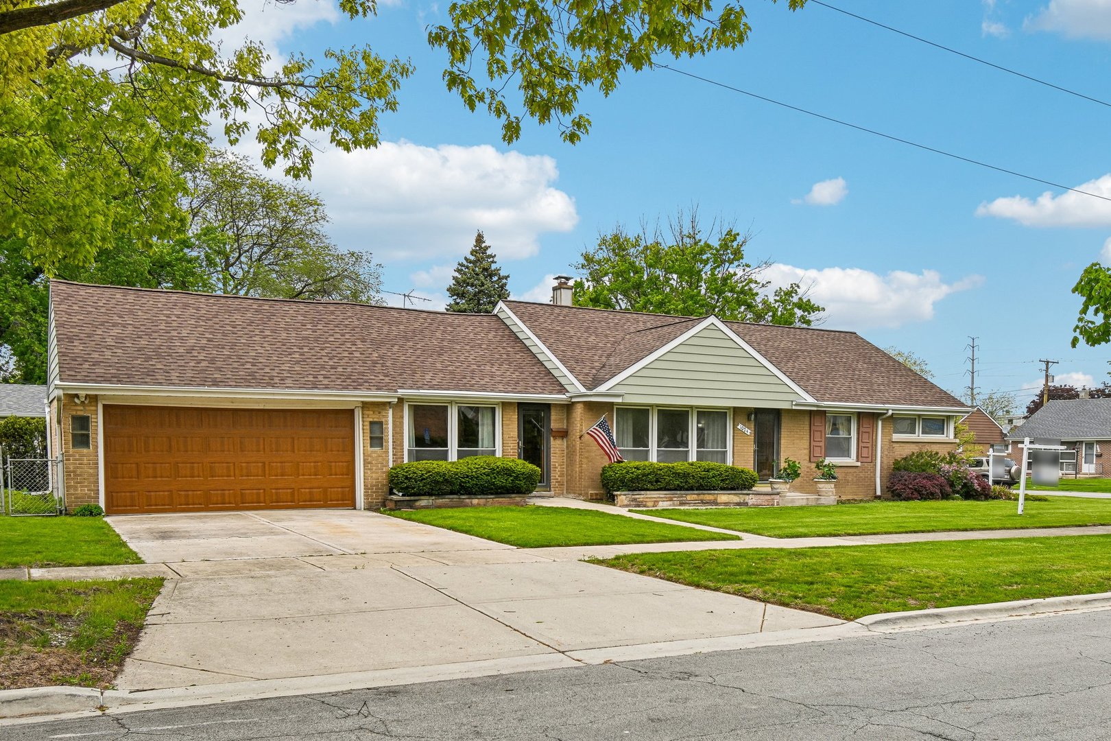 1024 Bristol Avenue, Westchester, IL 60154