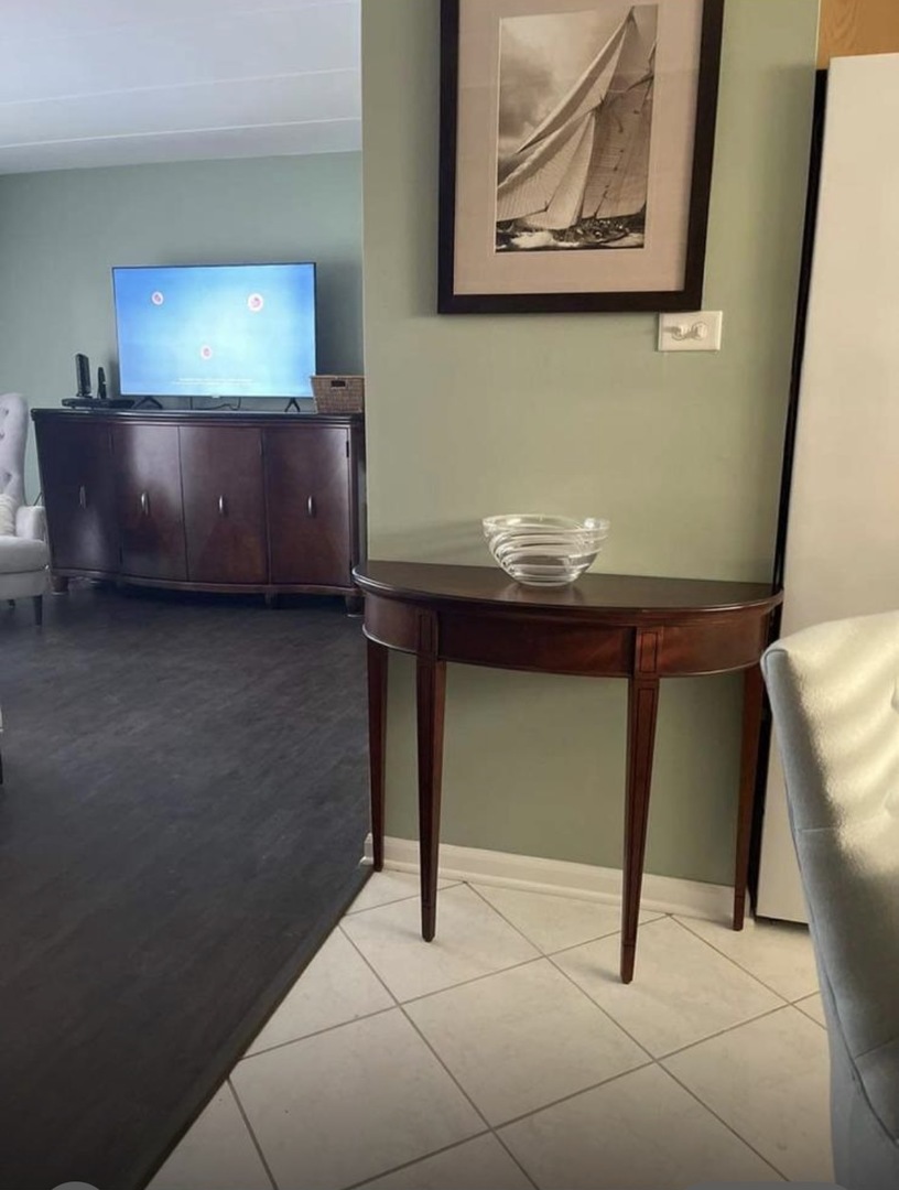 11103 S St Louis Avenue #203, Chicago, IL 60655