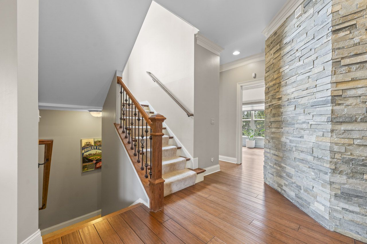 601 Oak Lane, South Elgin, IL 60177