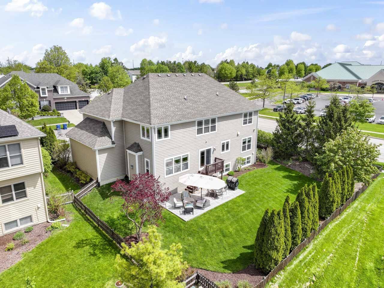 601 Oak Lane, South Elgin, IL 60177