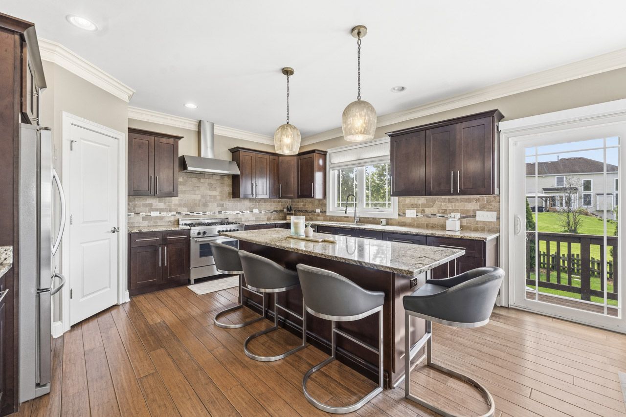 601 Oak Lane, South Elgin, IL 60177