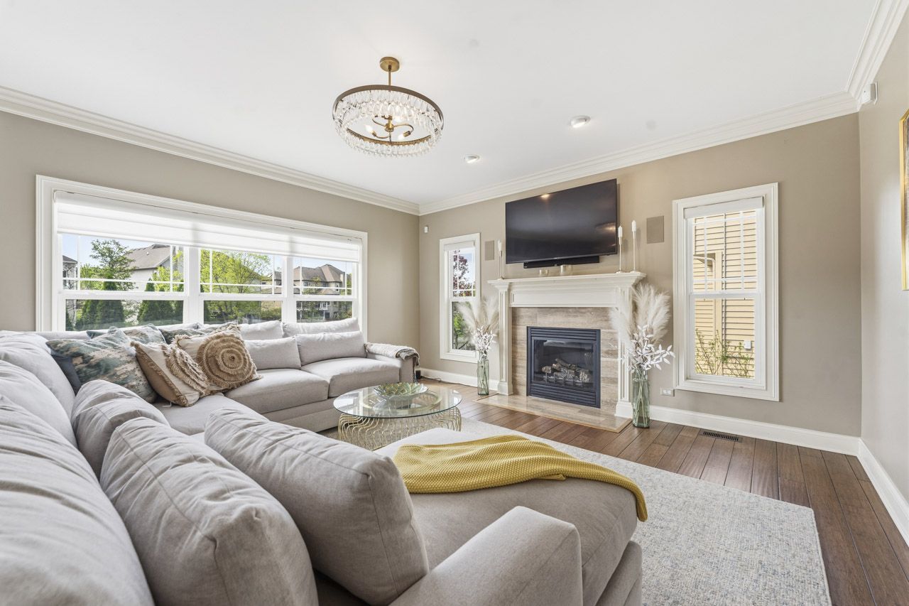 601 Oak Lane, South Elgin, IL 60177