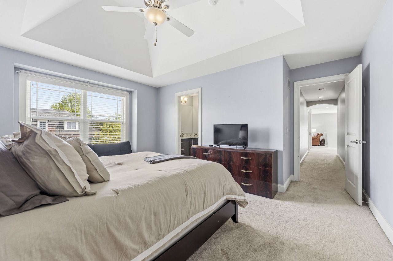 601 Oak Lane, South Elgin, IL 60177