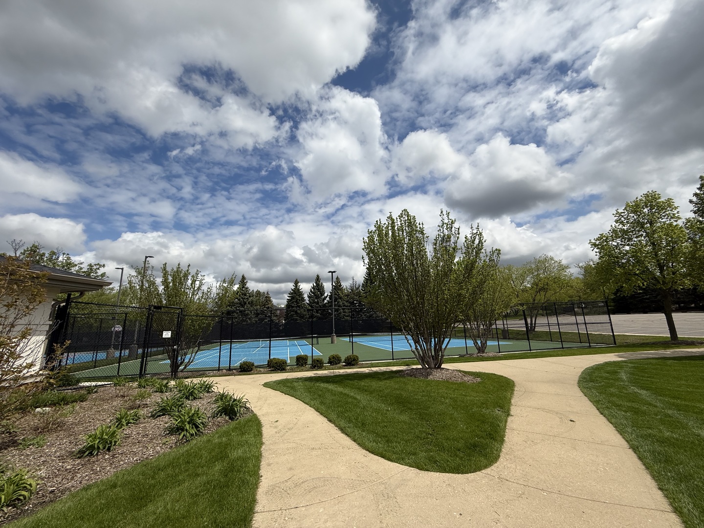 601 Oak Lane, South Elgin, IL 60177