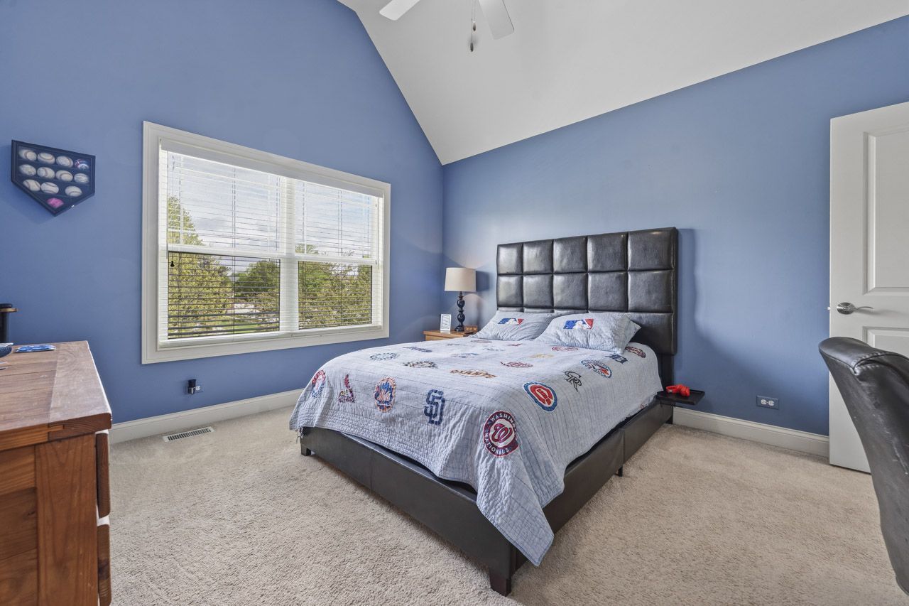 601 Oak Lane, South Elgin, IL 60177