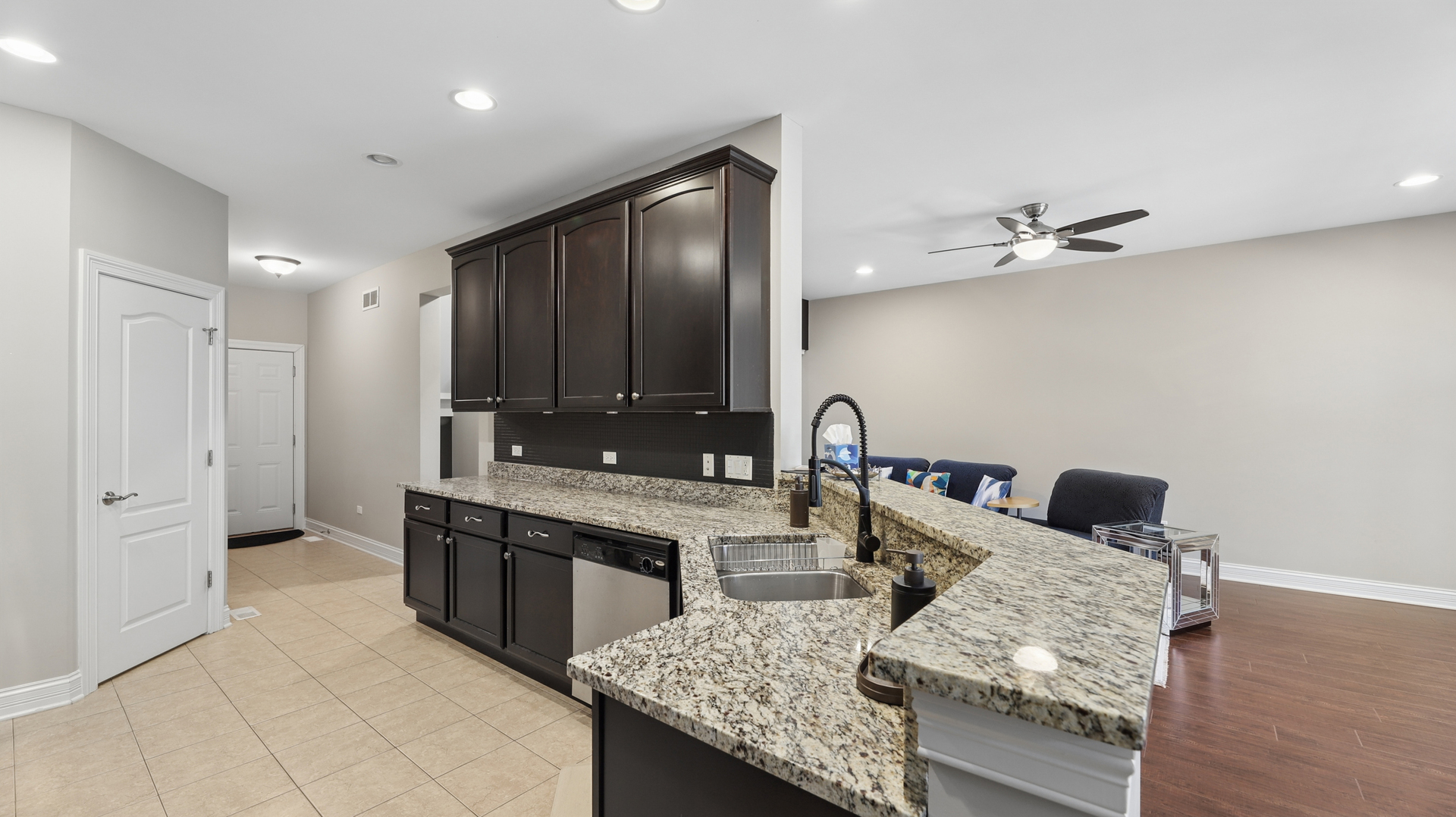 2466 Nicola Court, Addison, IL 60101