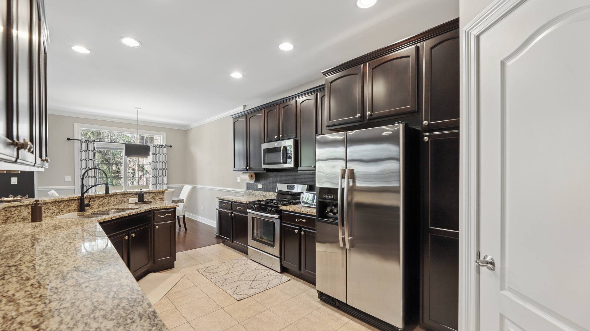 2466 Nicola Court, Addison, IL 60101