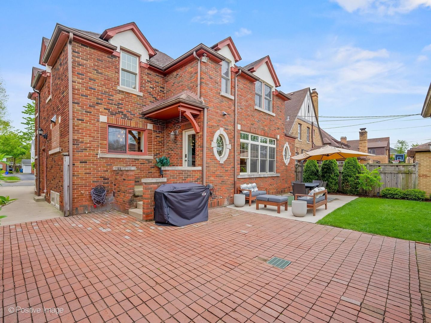 422 S Prospect Avenue, Elmhurst, IL 60126