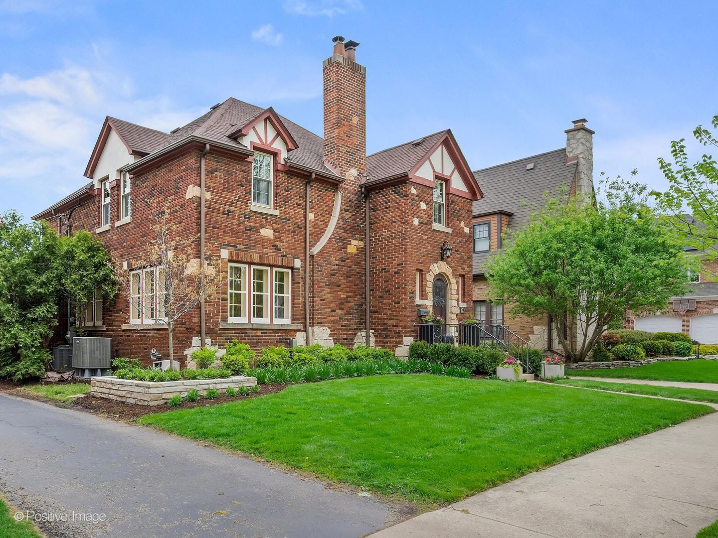 422 S Prospect Avenue, Elmhurst, IL 60126