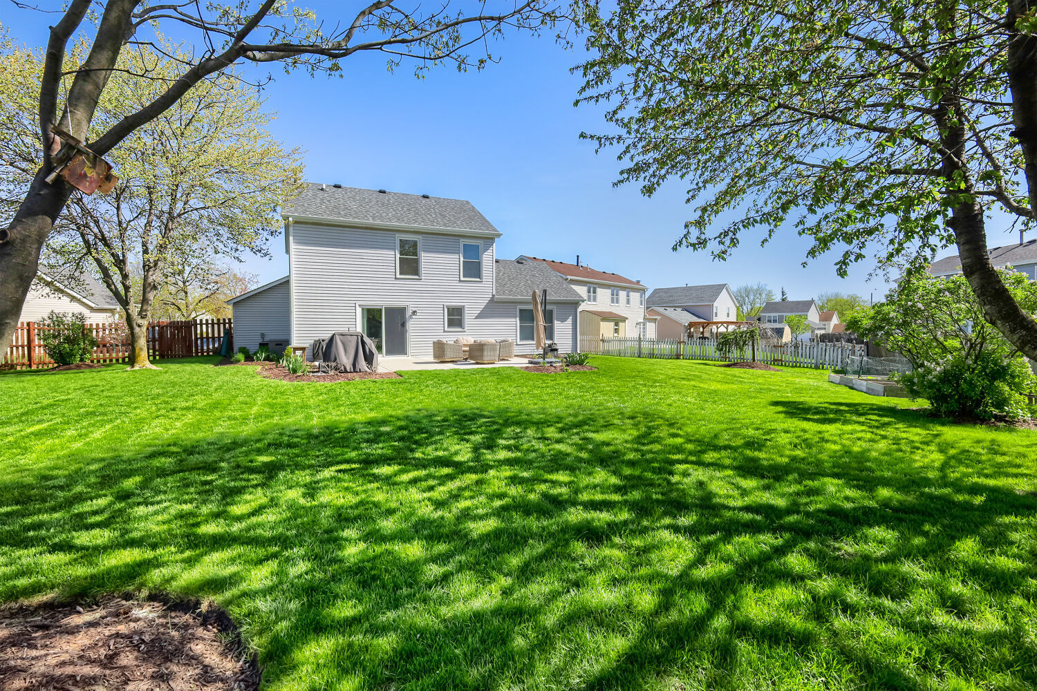 1310 W Darlington Circle, Hoffman Estates, IL 60169