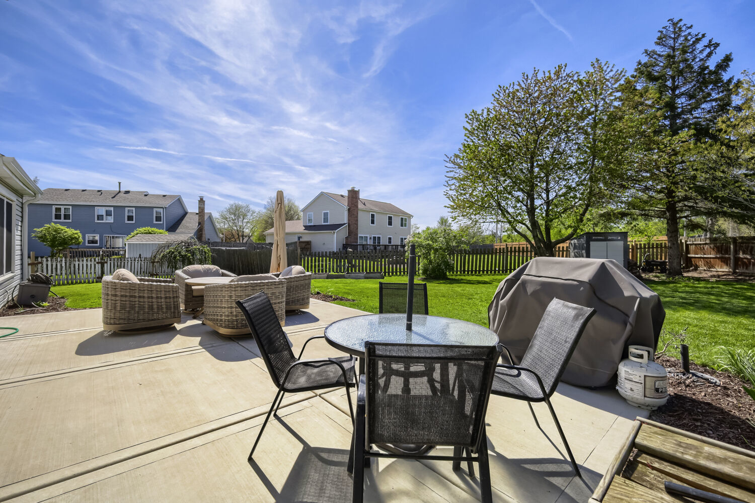 1310 W Darlington Circle, Hoffman Estates, IL 60169