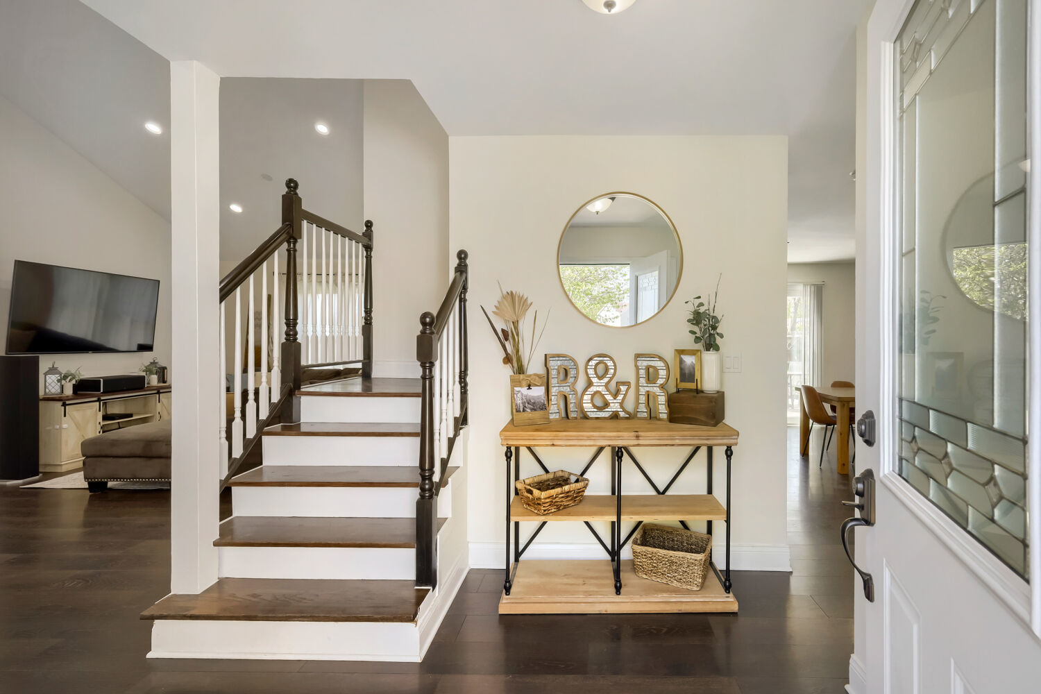 1310 W Darlington Circle, Hoffman Estates, IL 60169