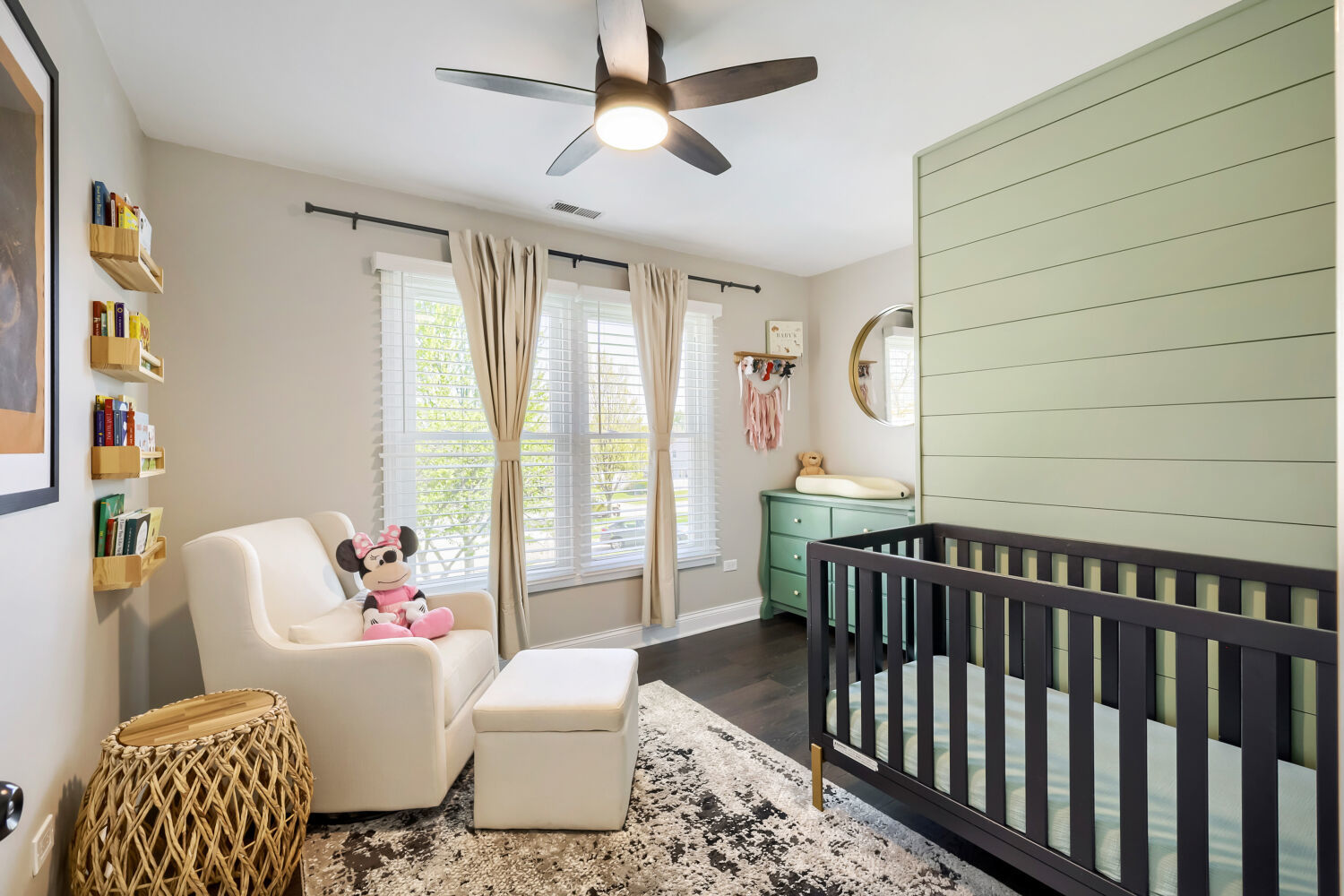 1310 W Darlington Circle, Hoffman Estates, IL 60169