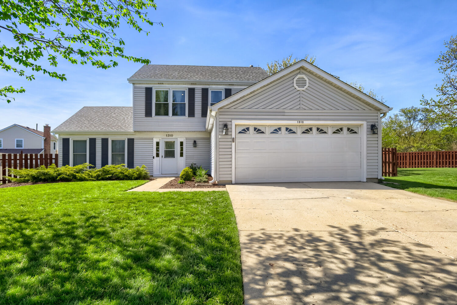 1310 W Darlington Circle, Hoffman Estates, IL 60169