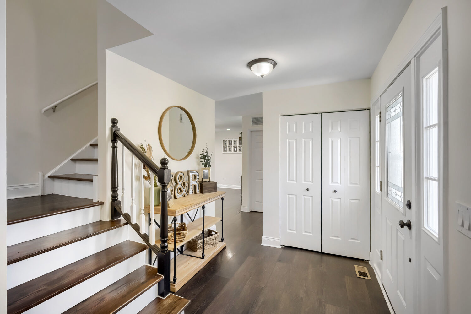 1310 W Darlington Circle, Hoffman Estates, IL 60169