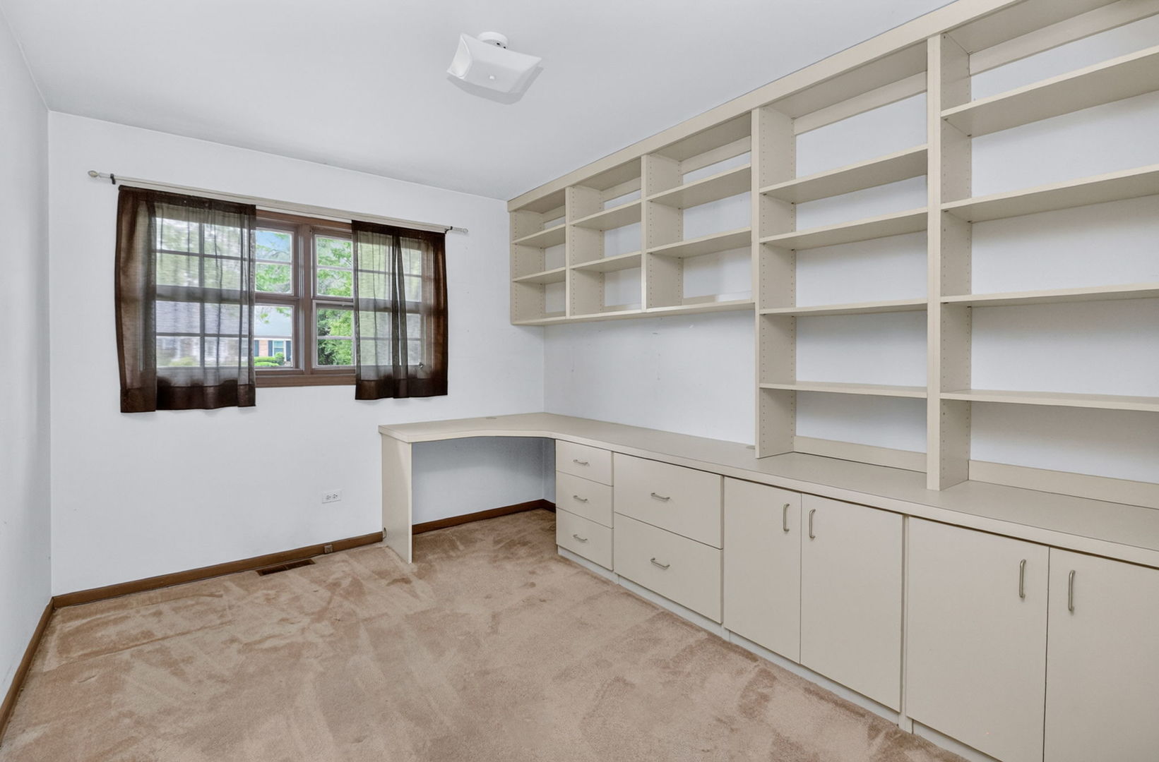 8607 Main Street, Downers Grove, IL 60516