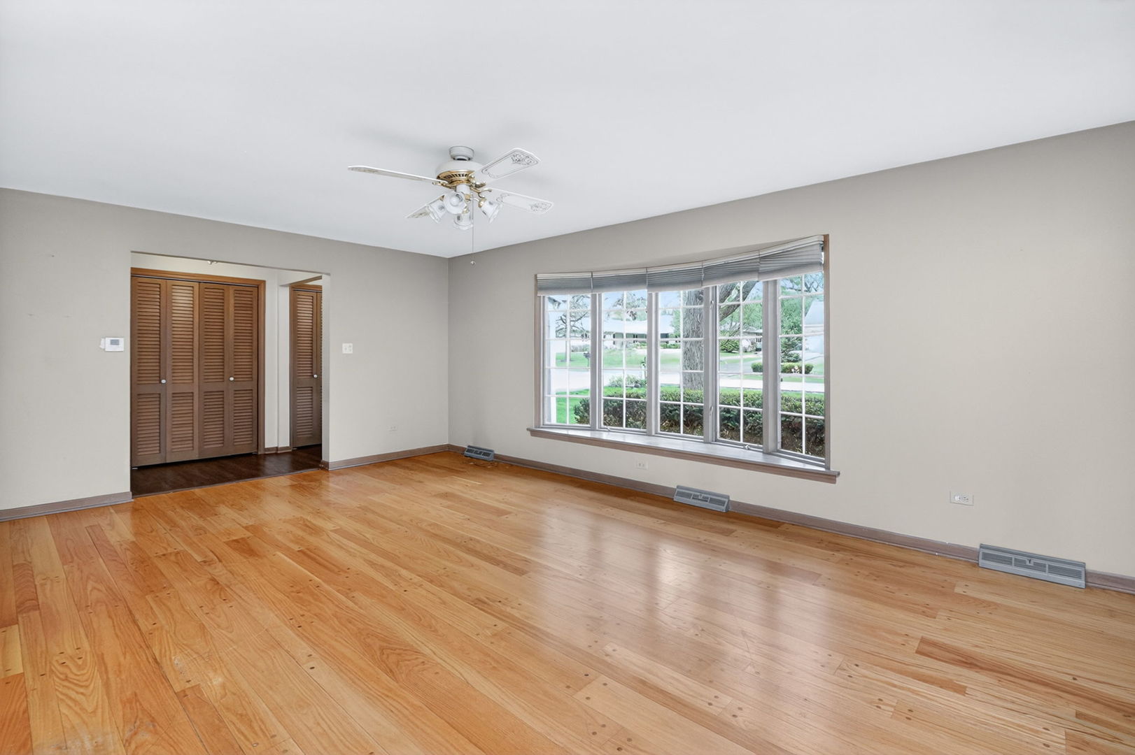 8607 Main Street, Downers Grove, IL 60516