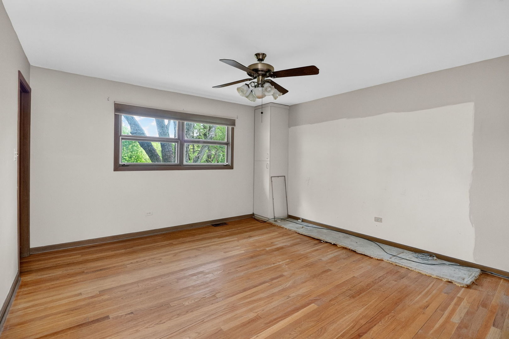 8607 Main Street, Downers Grove, IL 60516