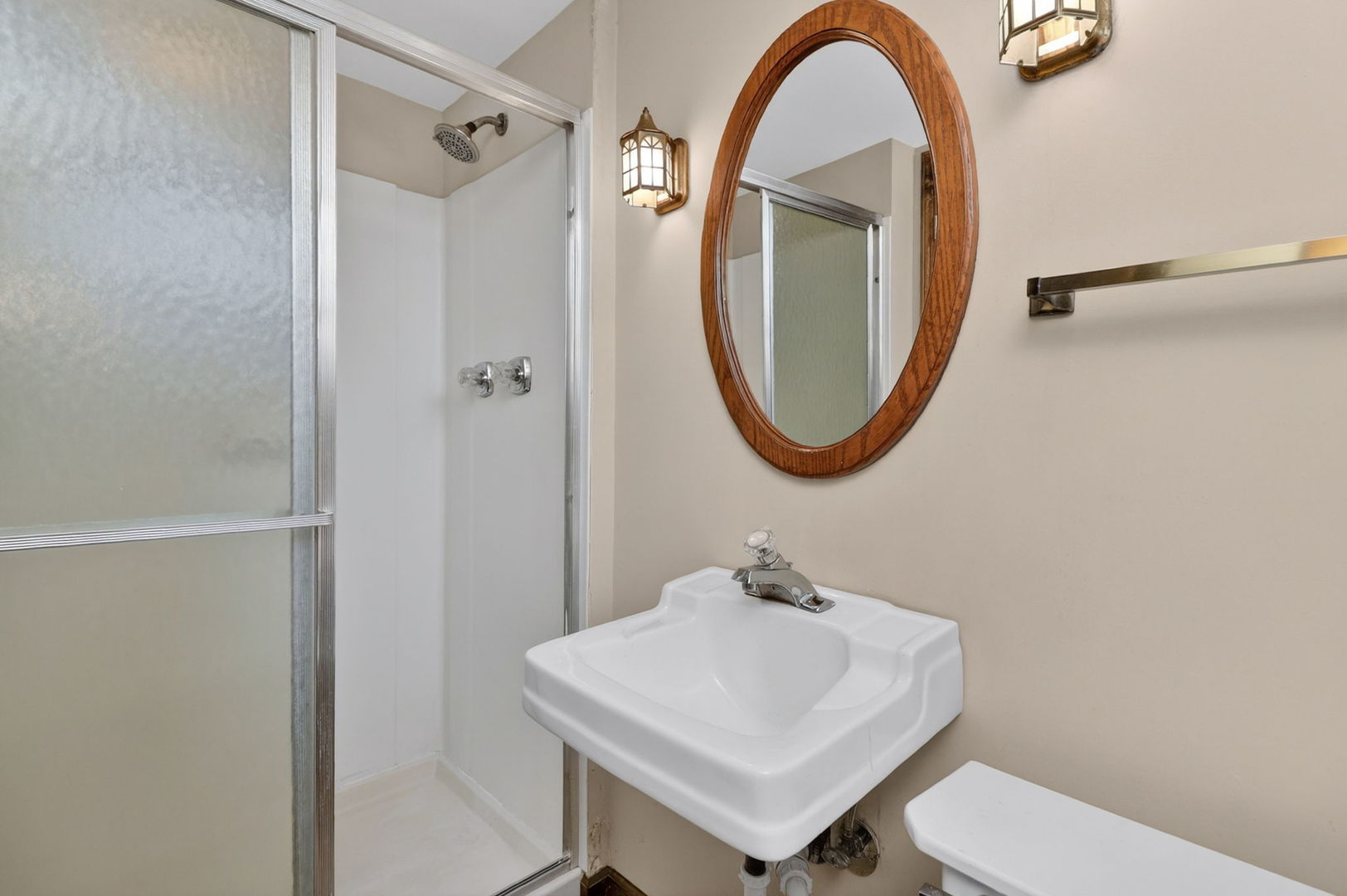 8607 Main Street, Downers Grove, IL 60516