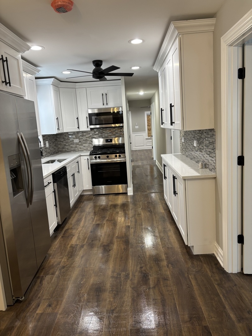 7737 S Champlain Avenue, Chicago, IL 60619