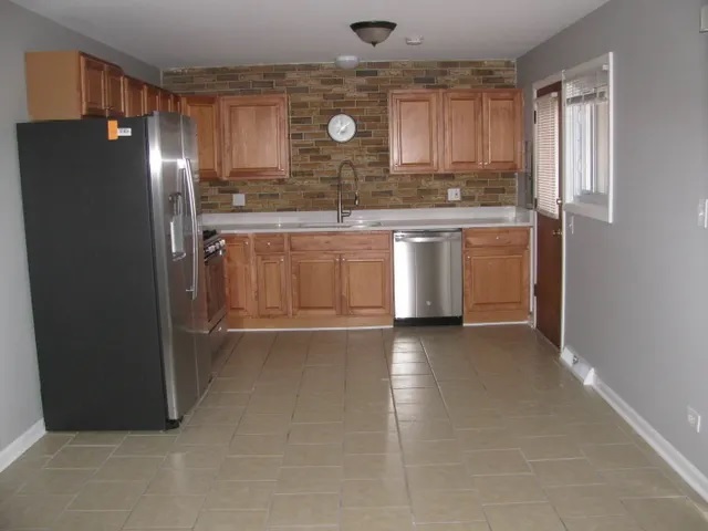 8052 W Lyons Street, Niles, IL 60714