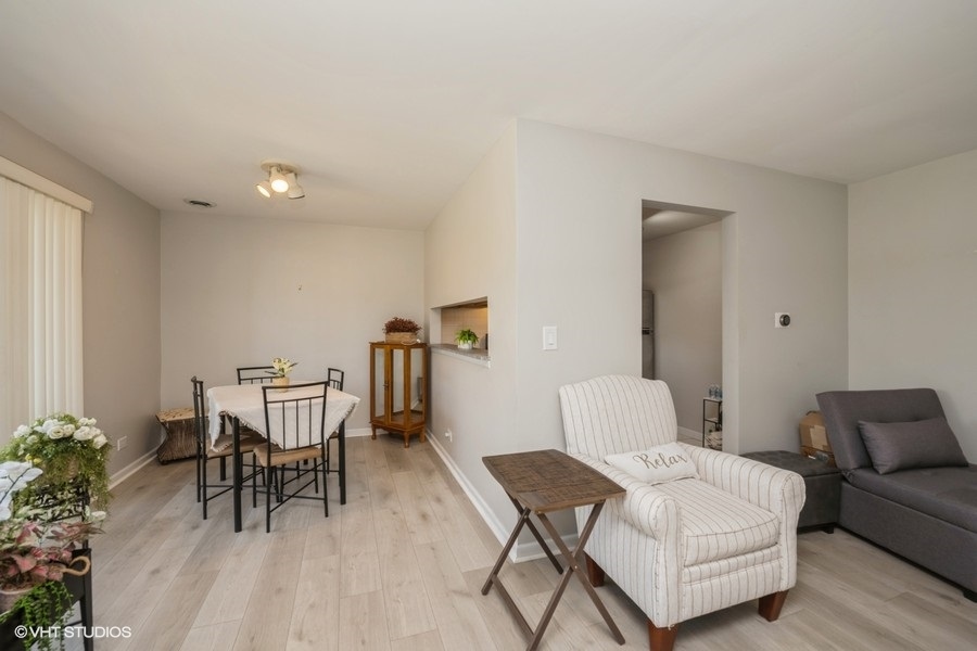 260 E Court Of Shorewood Court #4, Vernon Hills, IL 60061