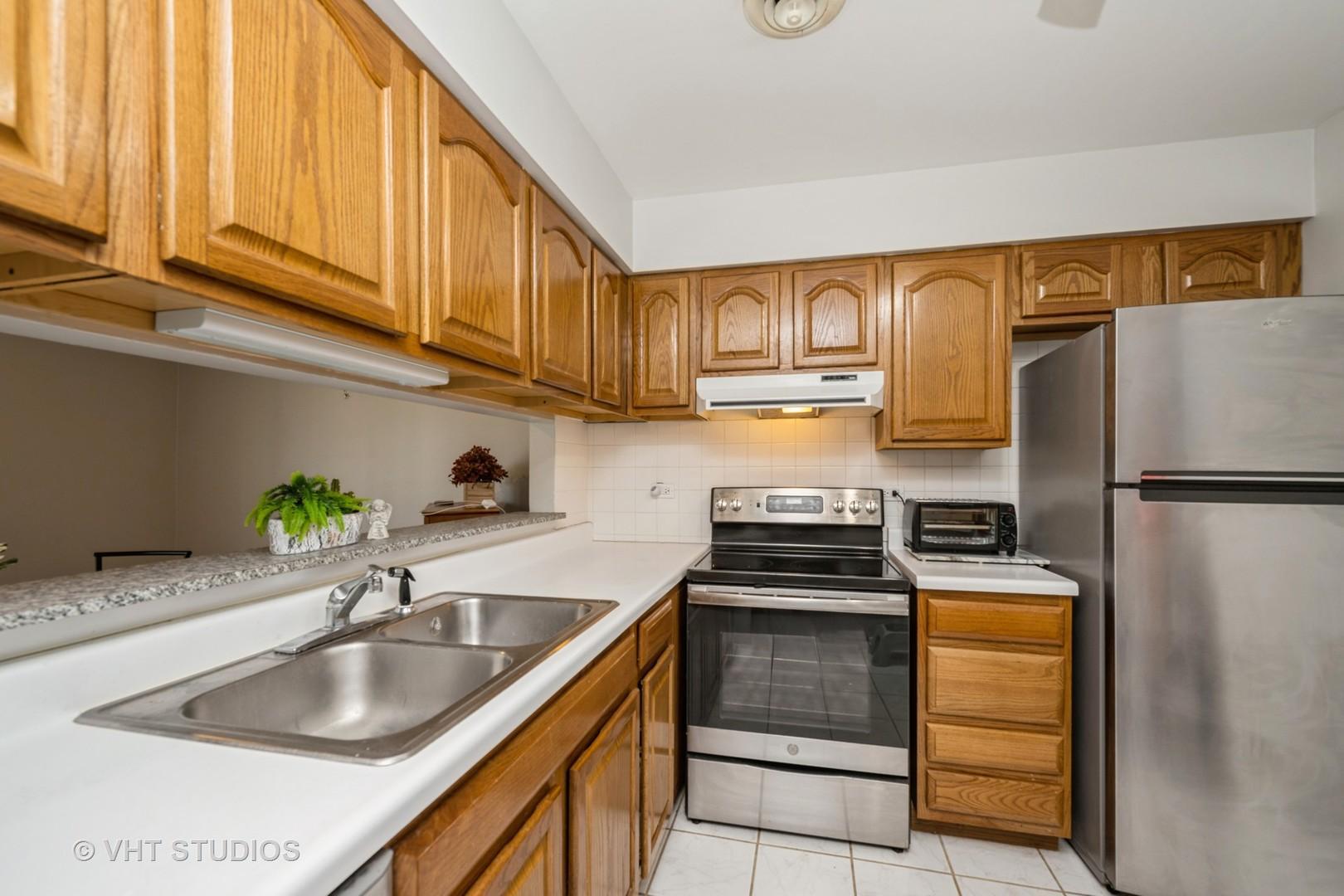 260 E Court Of Shorewood Court #4, Vernon Hills, IL 60061