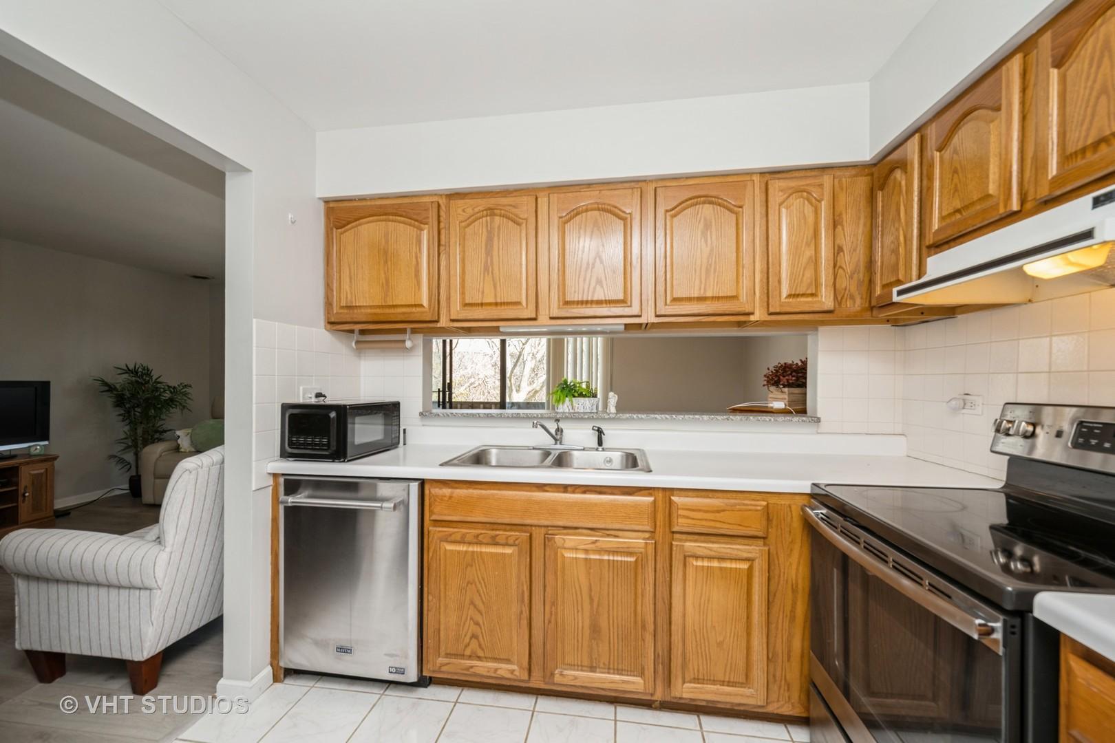 260 E Court Of Shorewood Court #4, Vernon Hills, IL 60061