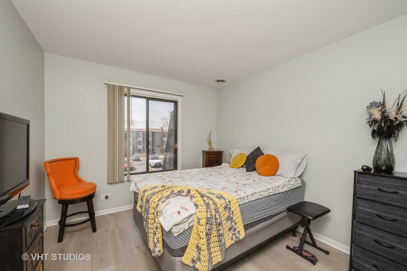 260 E Court Of Shorewood Court #4, Vernon Hills, IL 60061