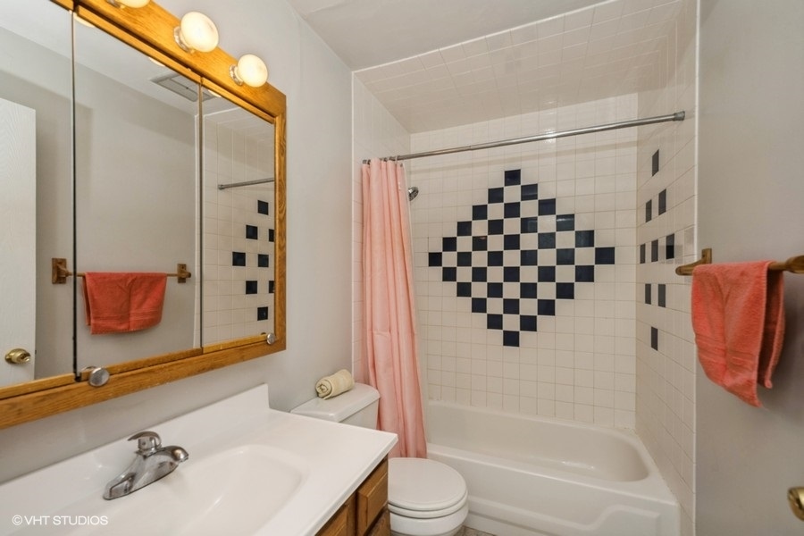 260 E Court Of Shorewood Court #4, Vernon Hills, IL 60061