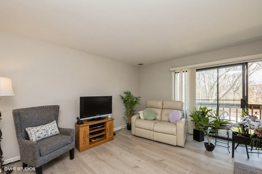 260 E Court Of Shorewood Court #4, Vernon Hills, IL 60061