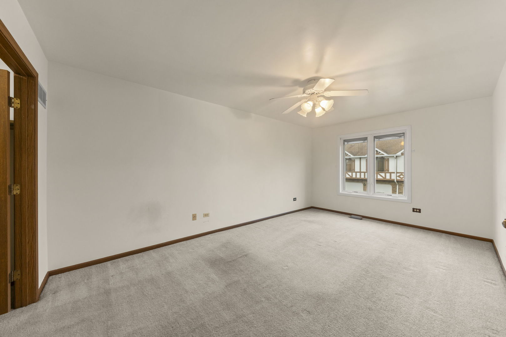 9371 Windsor Parkway #160, Tinley Park, IL 60487