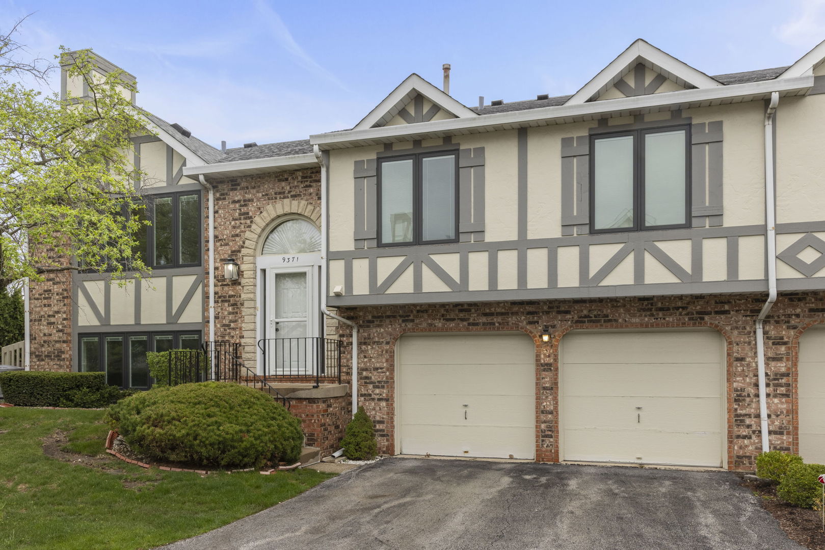 9371 Windsor Parkway #160, Tinley Park, IL 60487