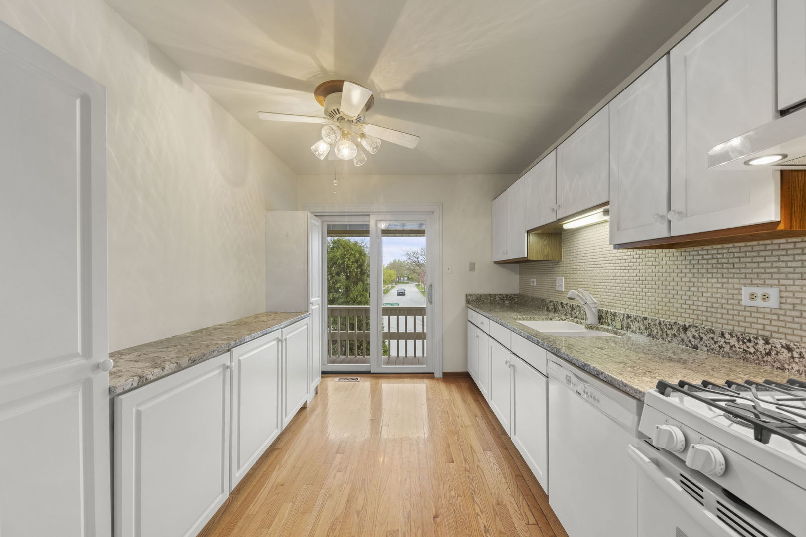 9371 Windsor Parkway #160, Tinley Park, IL 60487