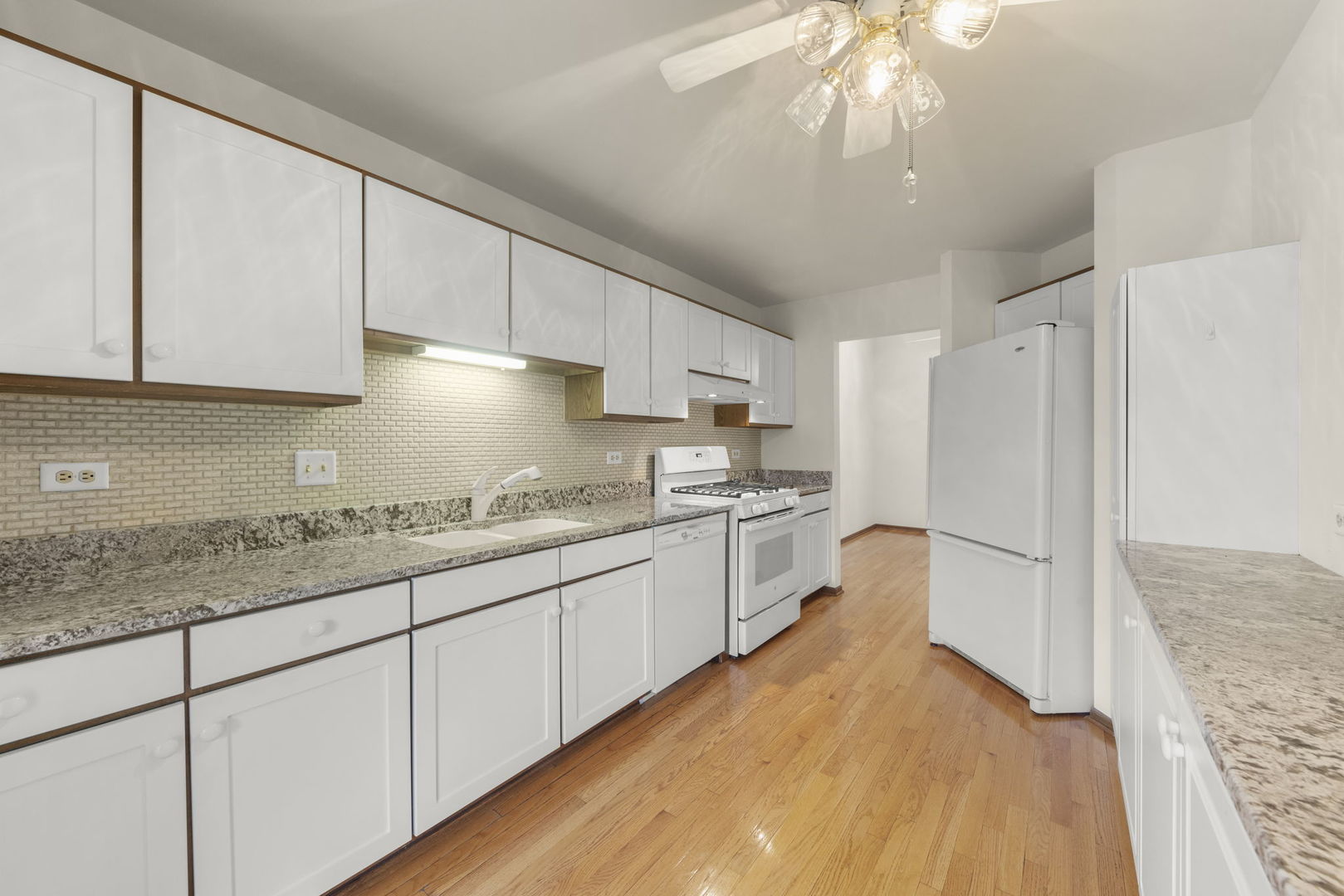9371 Windsor Parkway #160, Tinley Park, IL 60487