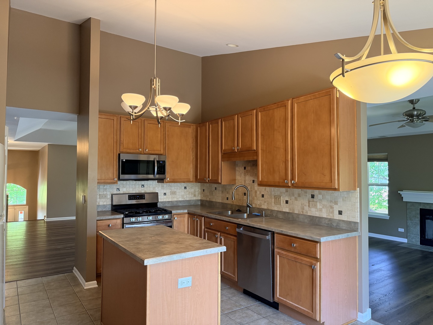 1974 CRENSHAW Circle #1974, Vernon Hills, IL 60061