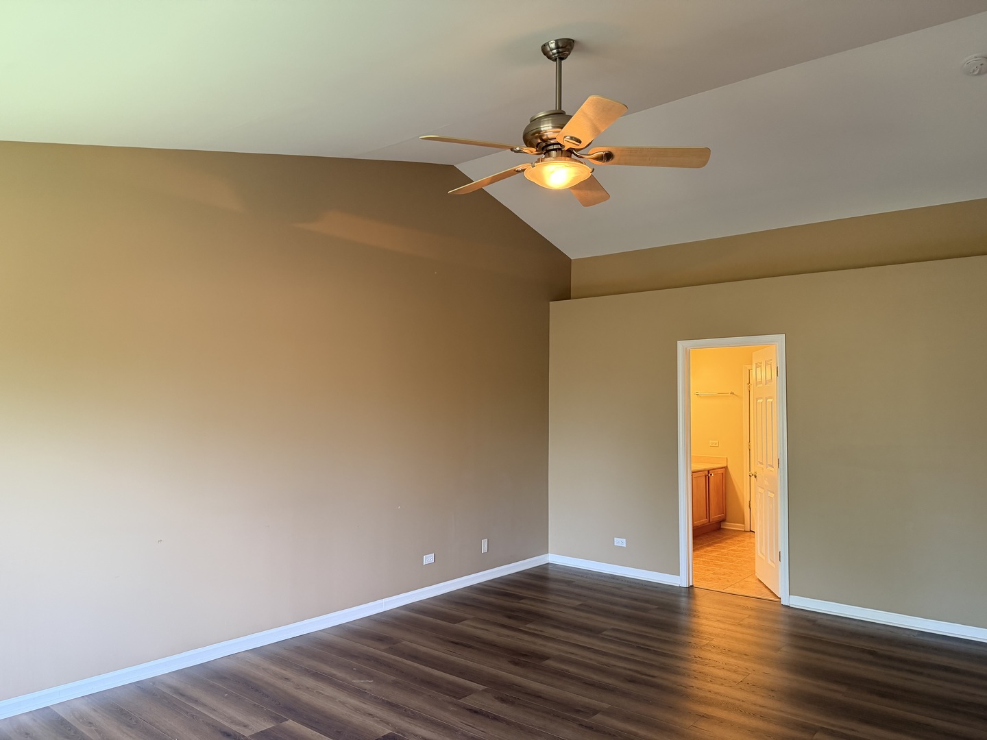 1974 CRENSHAW Circle #1974, Vernon Hills, IL 60061