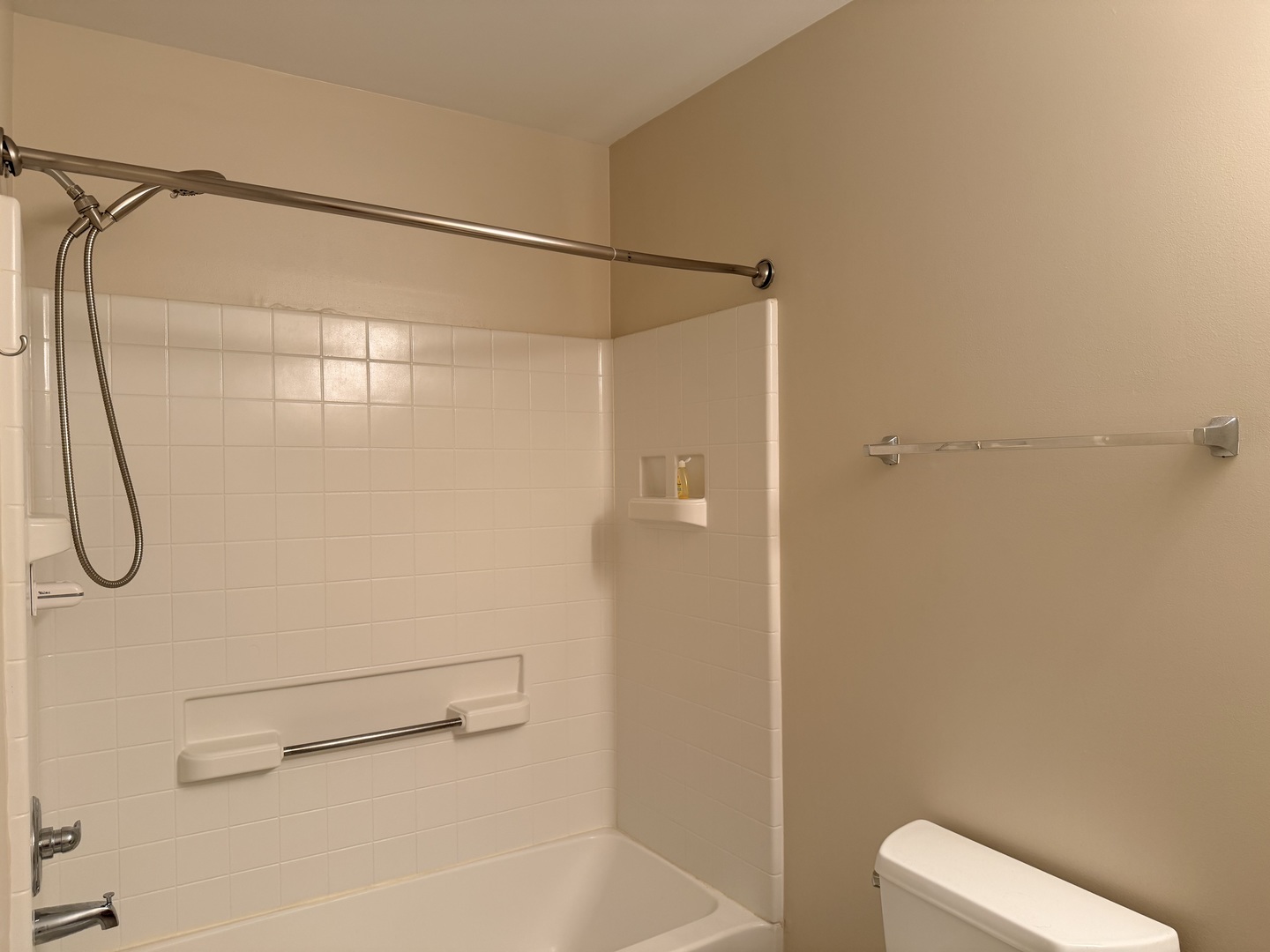 1974 CRENSHAW Circle #1974, Vernon Hills, IL 60061