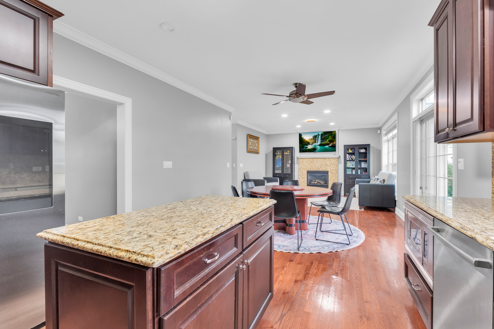 456 Arbor Lane, Wood Dale, IL 60191