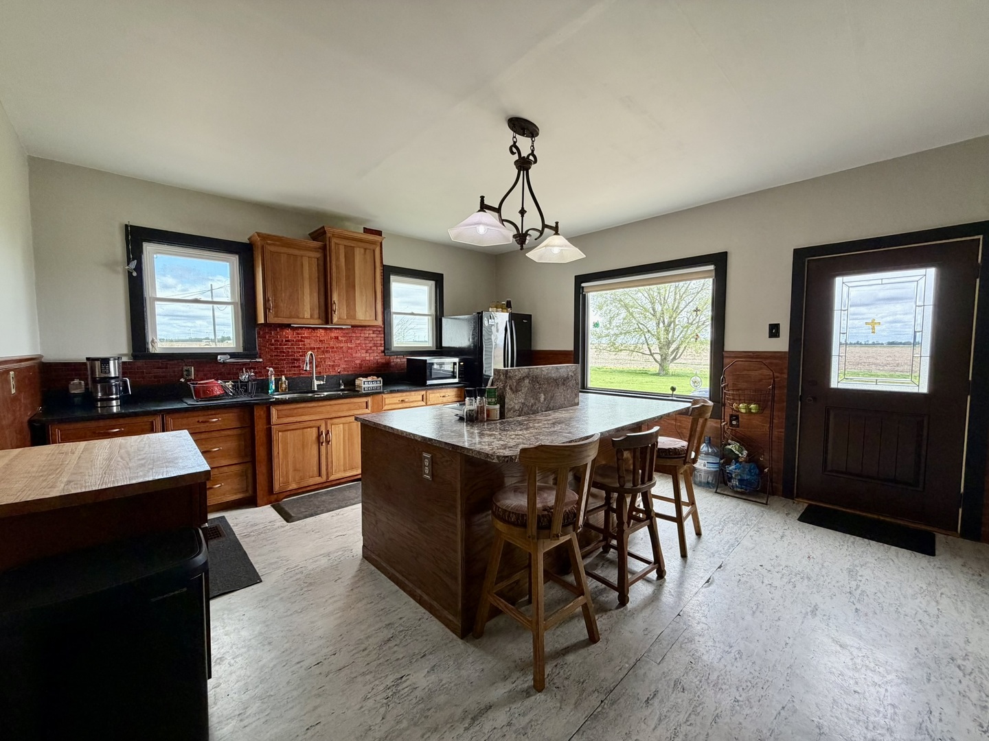 17767 2400 N Avenue, Wyanet, IL 61379