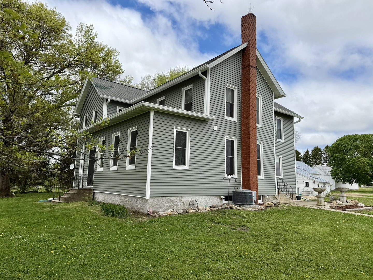 17767 2400 N Avenue, Wyanet, IL 61379