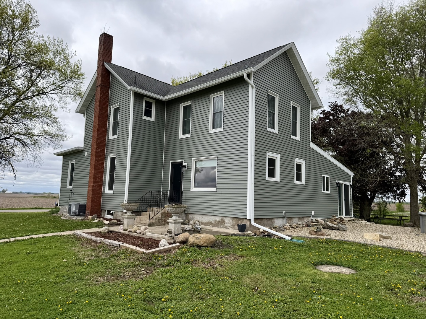 17767 2400 N Avenue, Wyanet, IL 61379