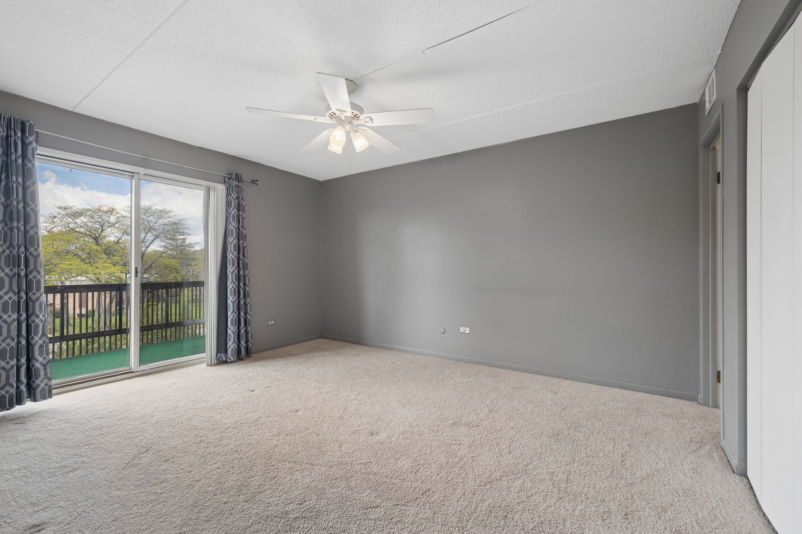 8025 Woodglen Lane #403, Downers Grove, IL 60516
