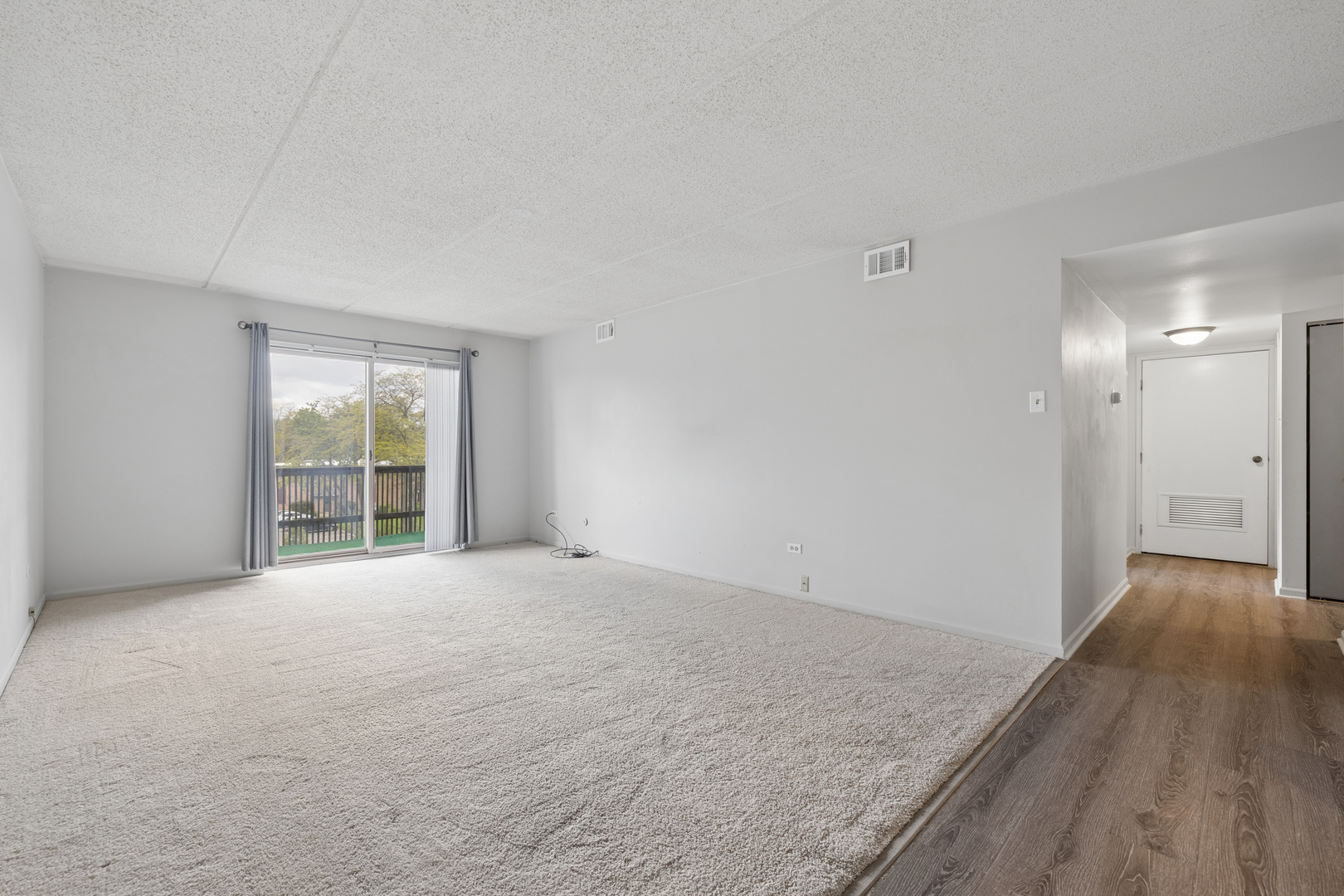 8025 Woodglen Lane #403, Downers Grove, IL 60516