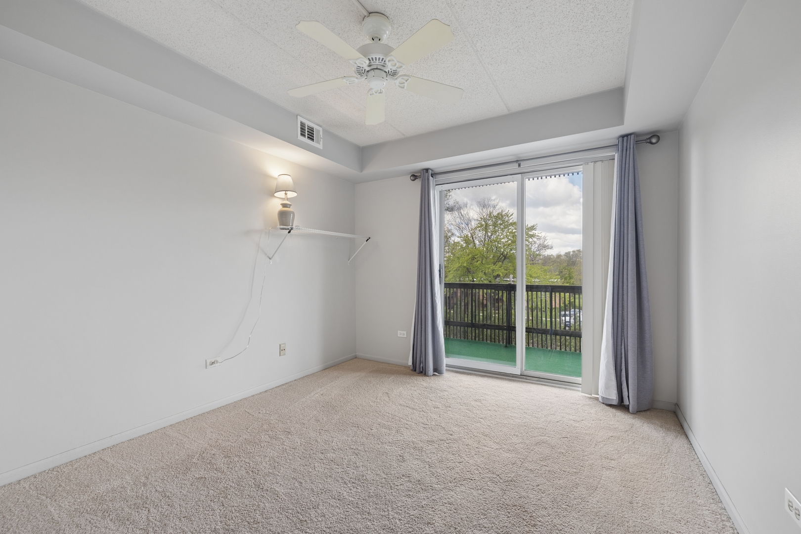 8025 Woodglen Lane #403, Downers Grove, IL 60516